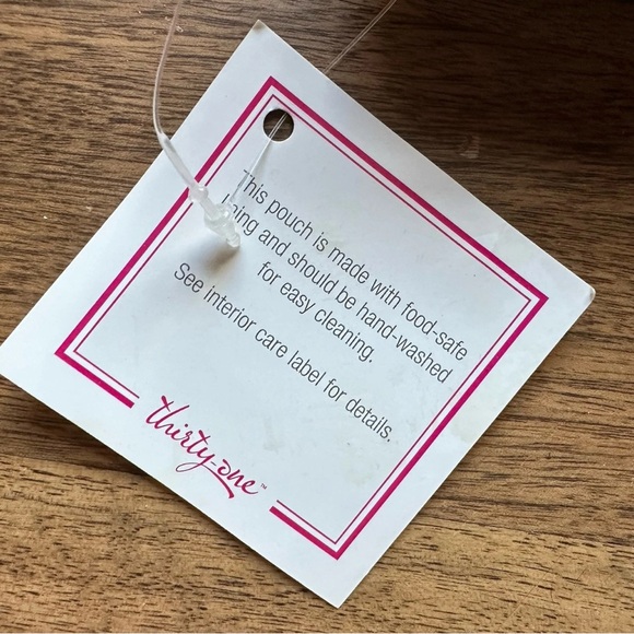 Thirty-One Cool Zip Snacker NEW Shark - Picture 2 of 2